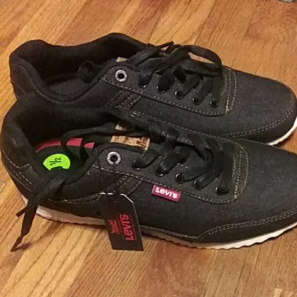Levie shoes